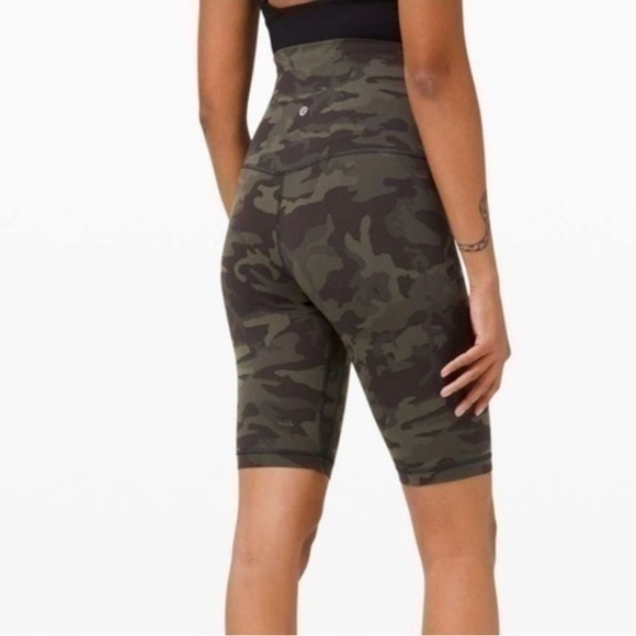 Lululemon Align Super High Rise Short *10" - Picture 1 of 4